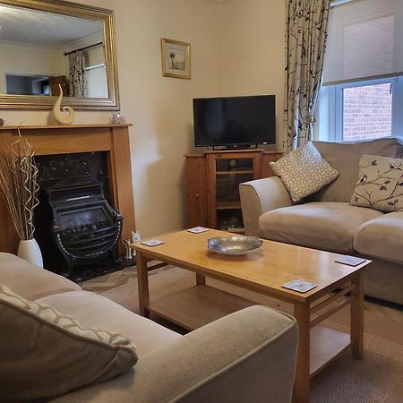Grayz Townhouse - Free Onsite Parking For 2 Cars Villa Lincoln Buitenkant foto