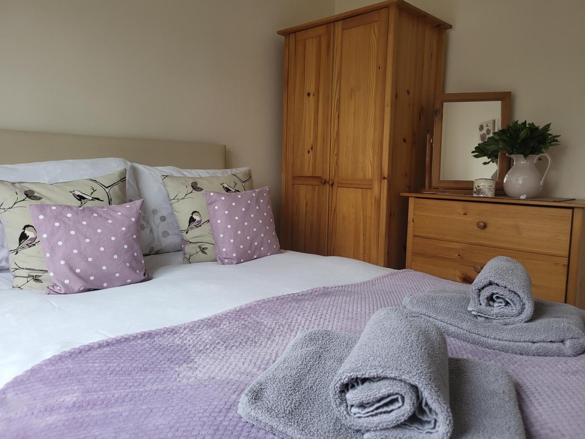Grayz Townhouse - Free Onsite Parking For 2 Cars Villa Lincoln Buitenkant foto
